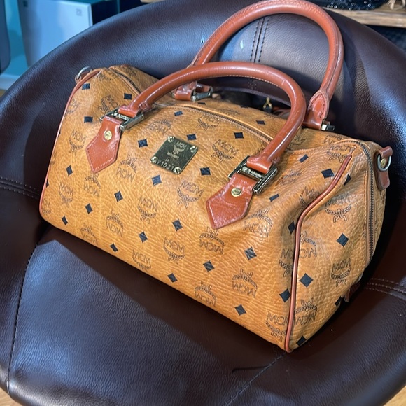 MCM CONGANC VESTOS BOSTON - Picture 3 of 3